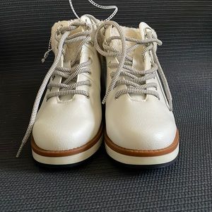 Cliffs by WHITE MOUNTAIN Cream Lace-Up Ankle Booties